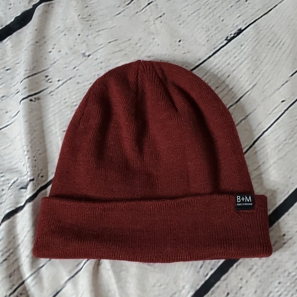 B+M Bickley + Mitchell Red Cuffed Knit Beanie NWOT